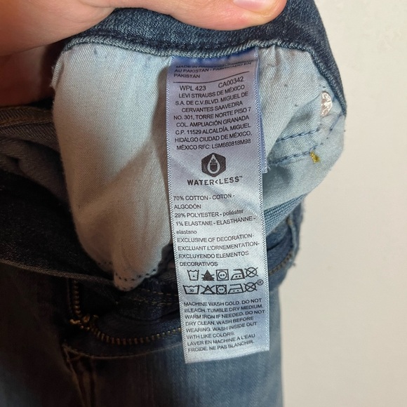 Levi Strauss Gold Signature Mid Rise Skinny Jeans - Picture 4 of 6